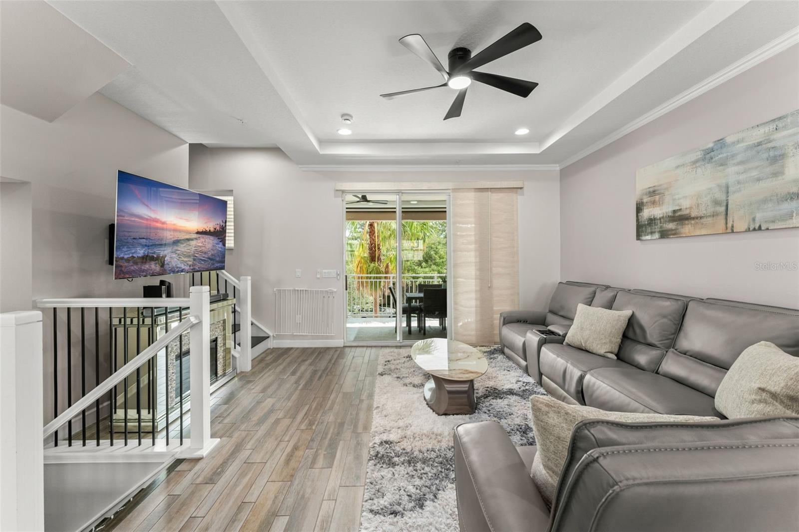 GRANDE OAKS AT HEATHROW - Residential