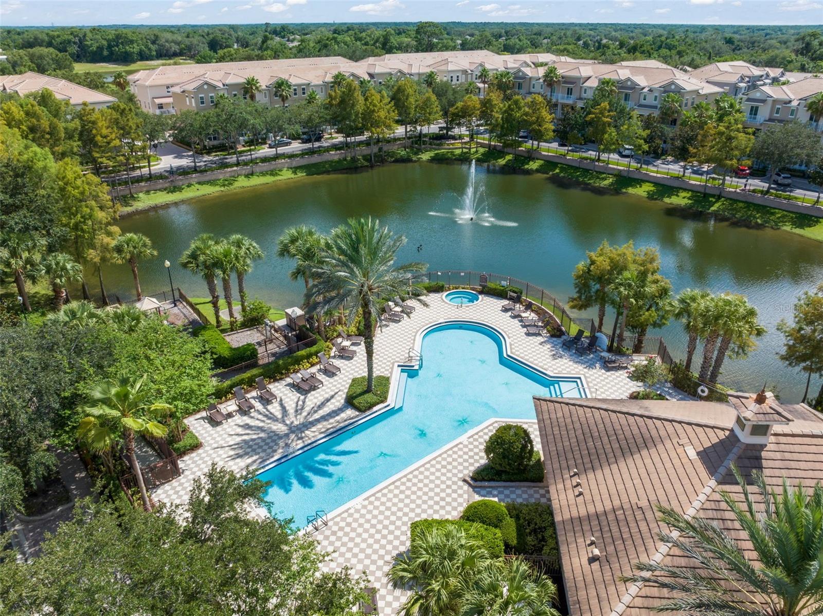 GRANDE OAKS AT HEATHROW - Residential