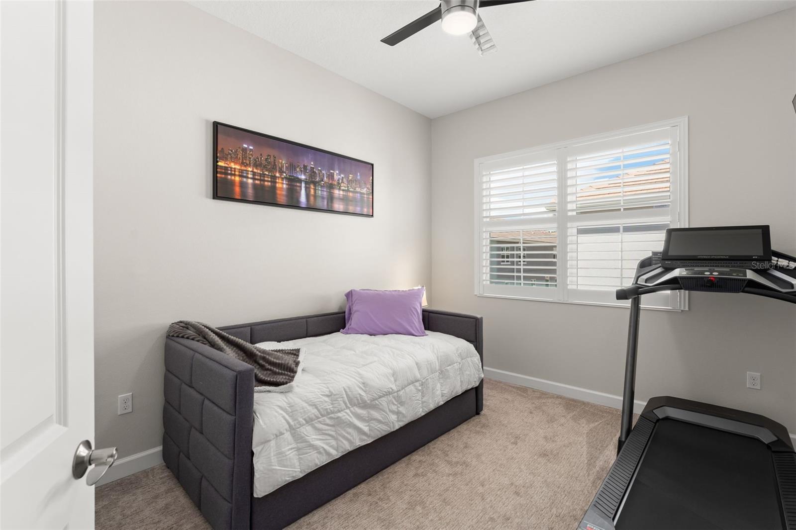 GRANDE OAKS AT HEATHROW - Residential
