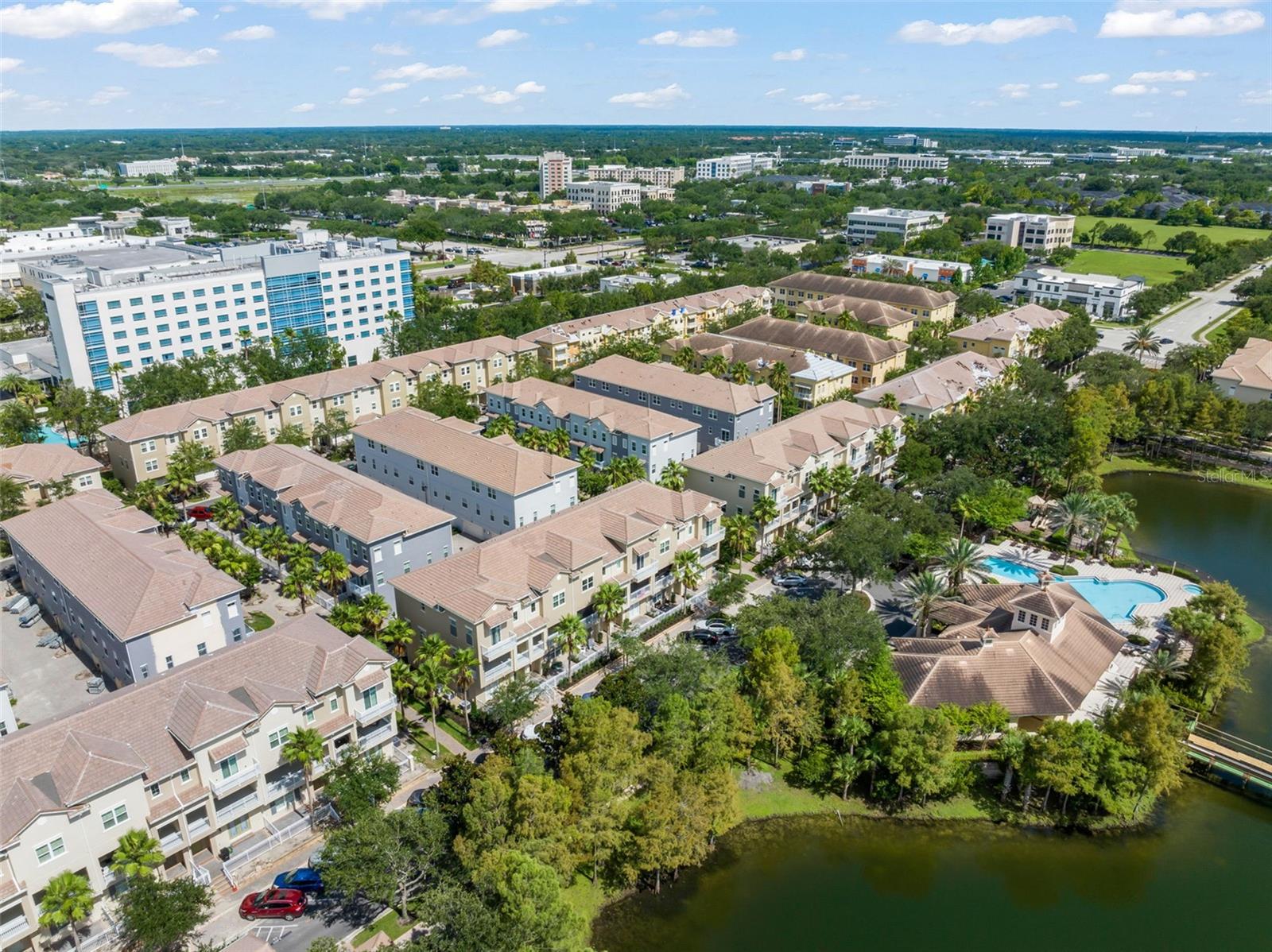 GRANDE OAKS AT HEATHROW - Residential