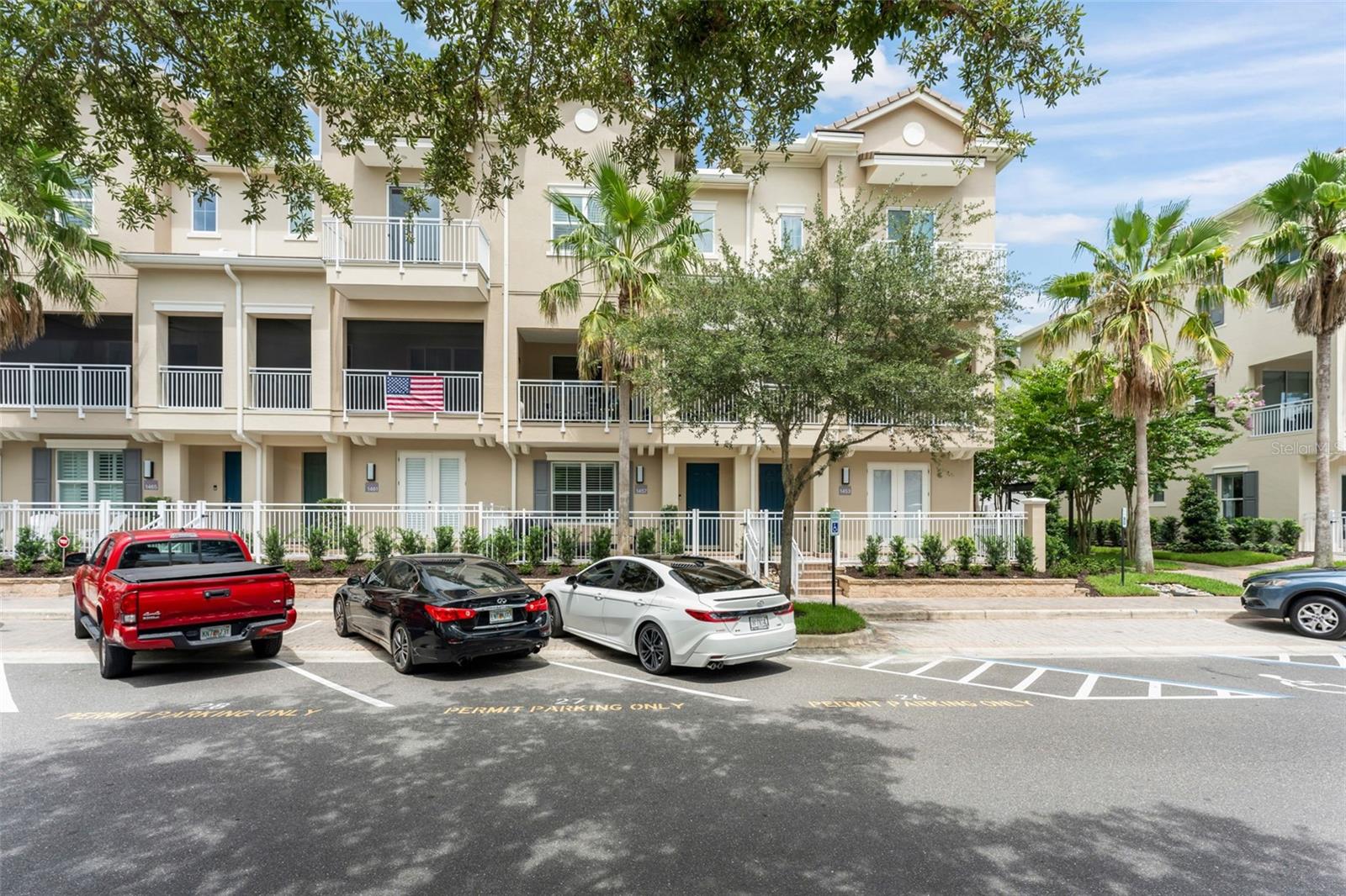 GRANDE OAKS AT HEATHROW - Residential