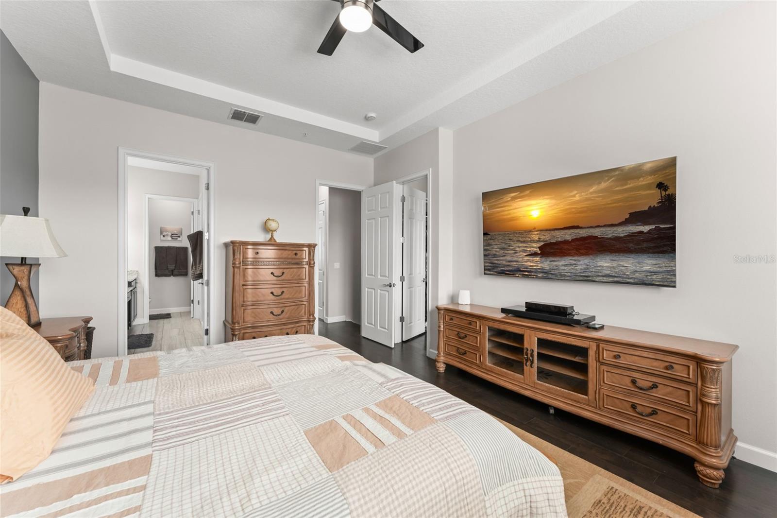 GRANDE OAKS AT HEATHROW - Residential