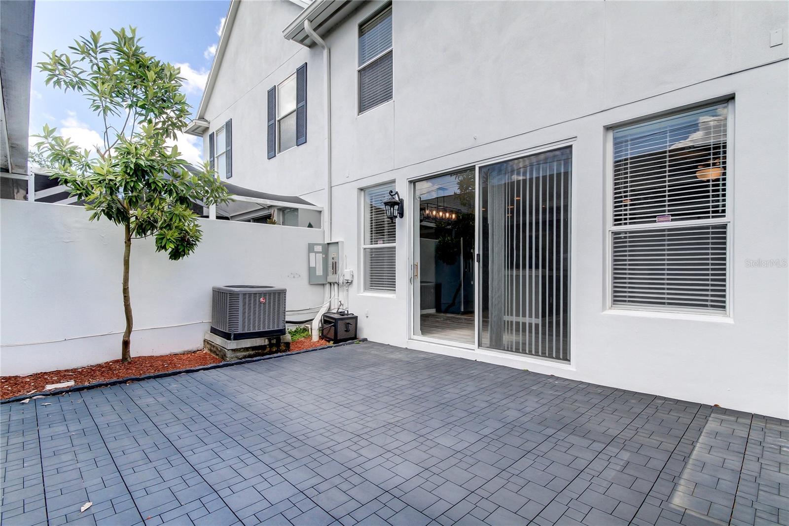 WESTCHASE SEC 324 TR C-5 - Residential Lease