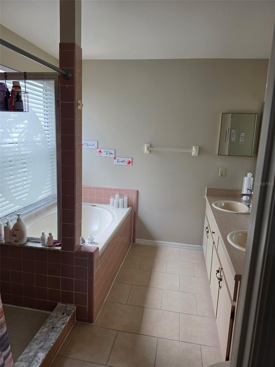 DELTONA WOODS UNIT 02 - Residential