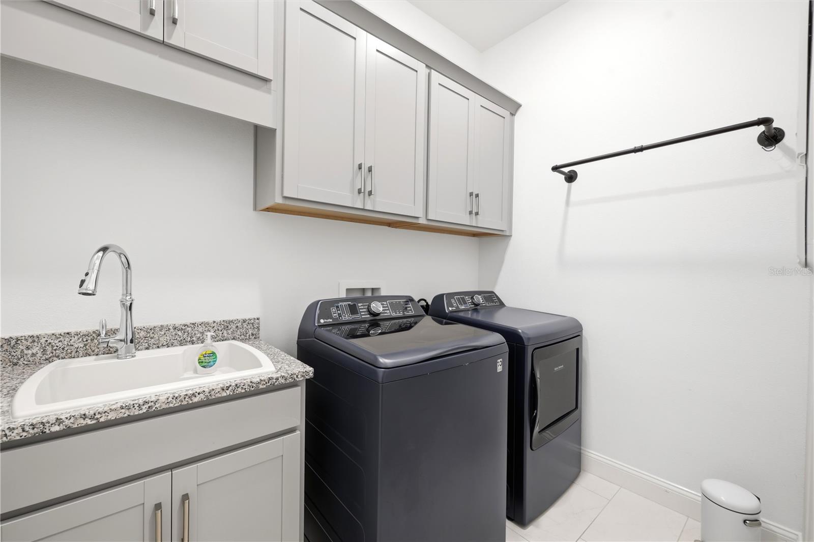 LIVINGSTON GROVE - Residential