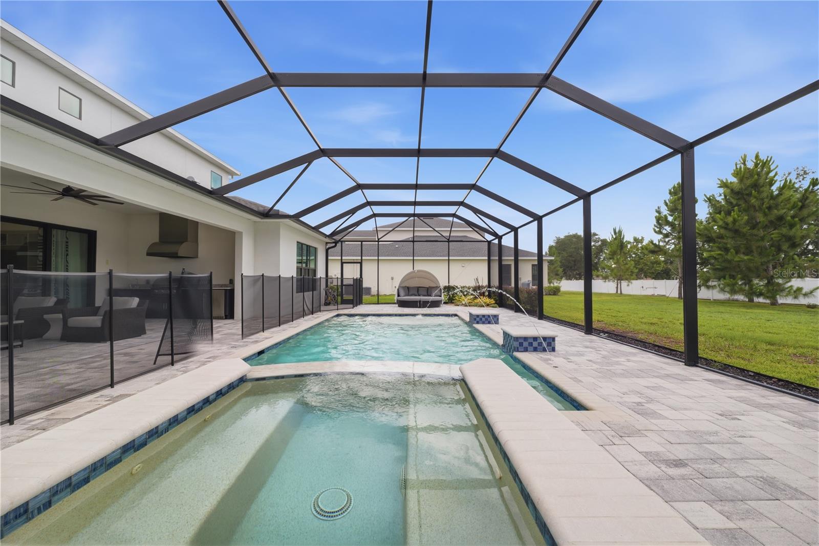 LIVINGSTON GROVE - Residential