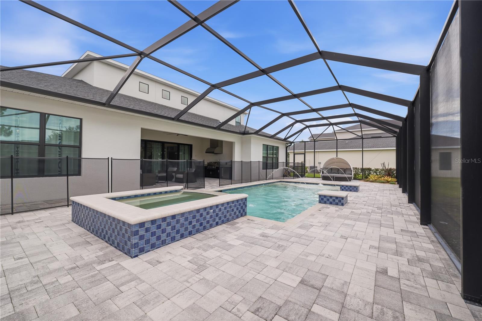 LIVINGSTON GROVE - Residential