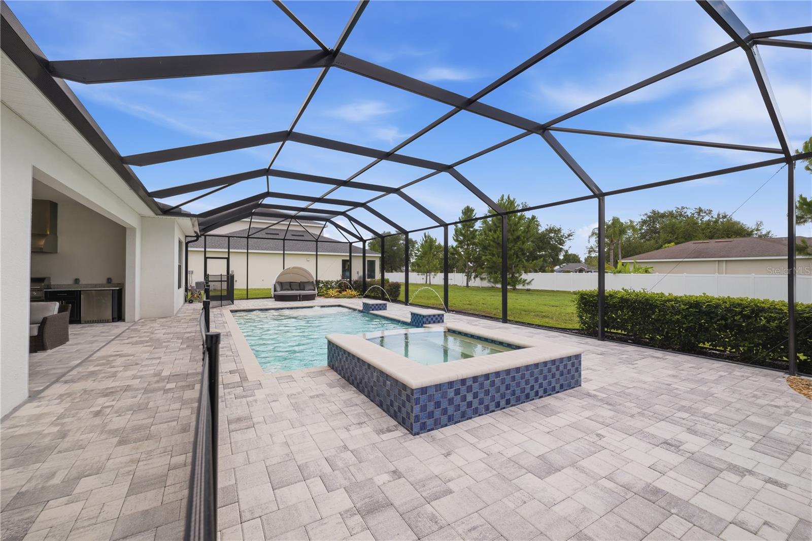 LIVINGSTON GROVE - Residential