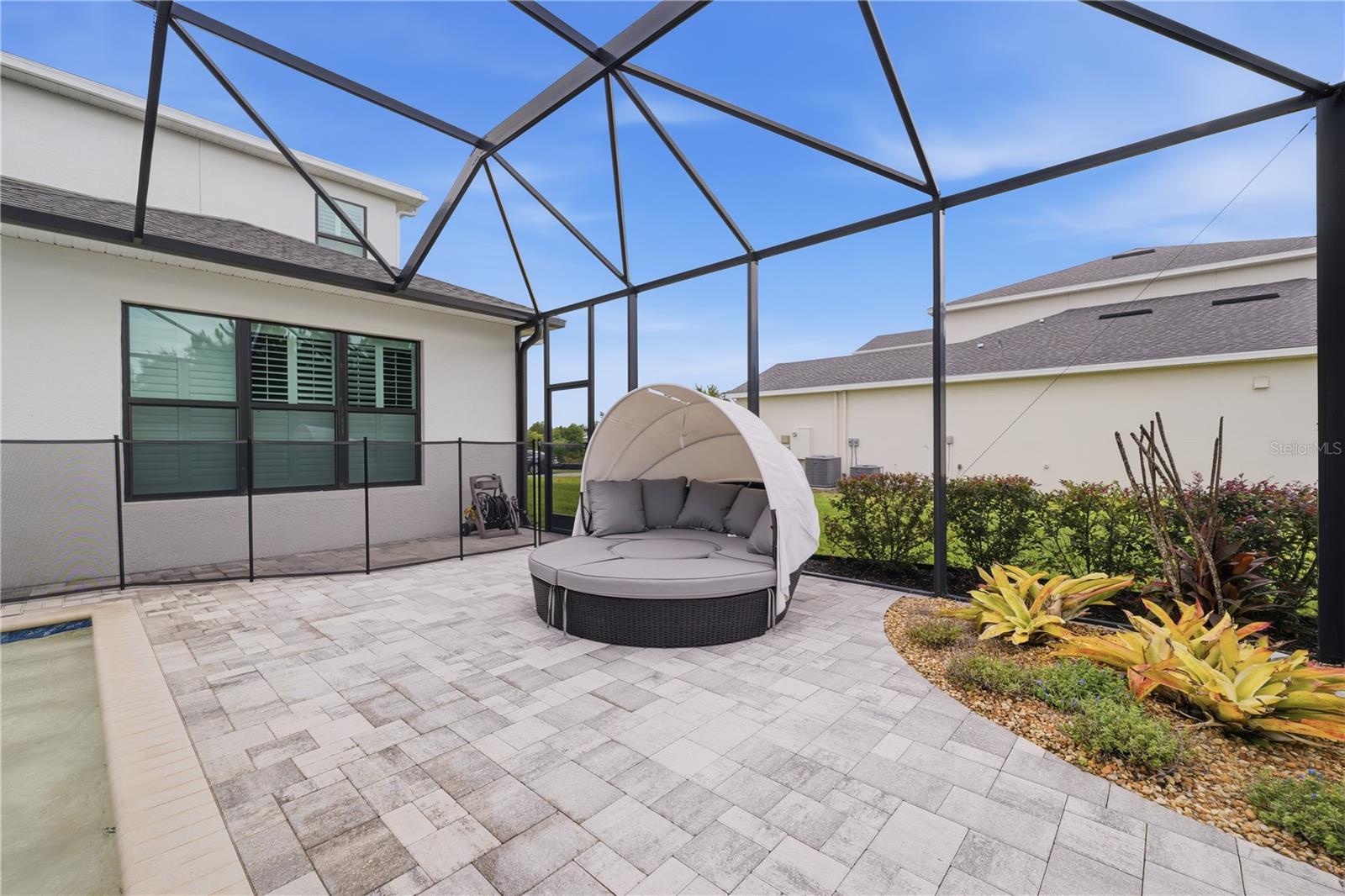 LIVINGSTON GROVE - Residential