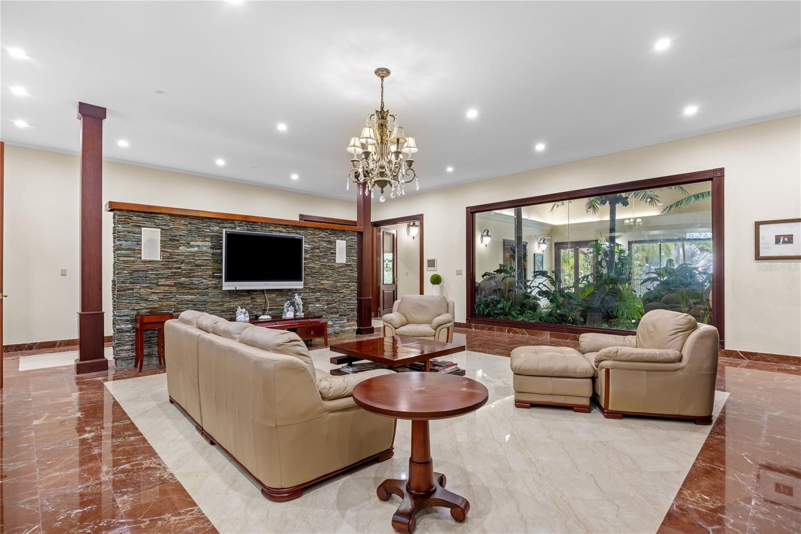 URB. SAN PATRICIO - Residential