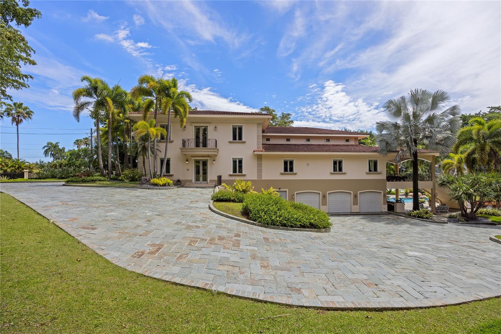 URB. SAN PATRICIO - Residential