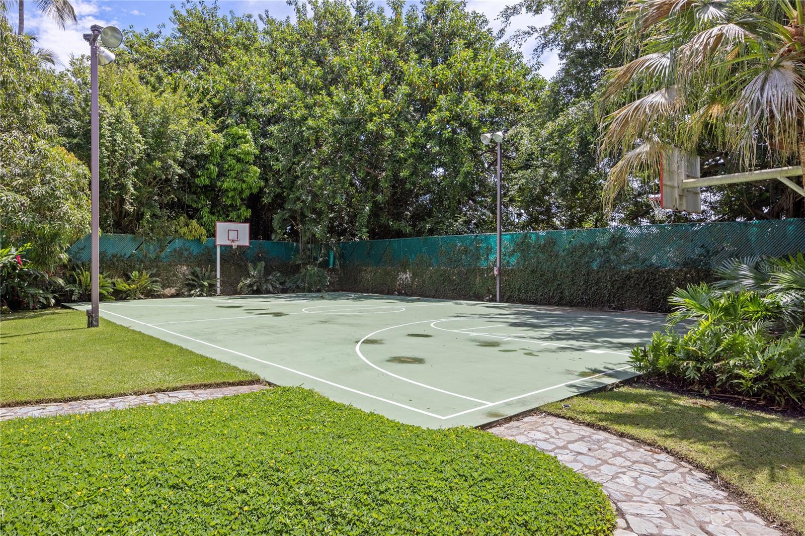 URB. SAN PATRICIO - Residential