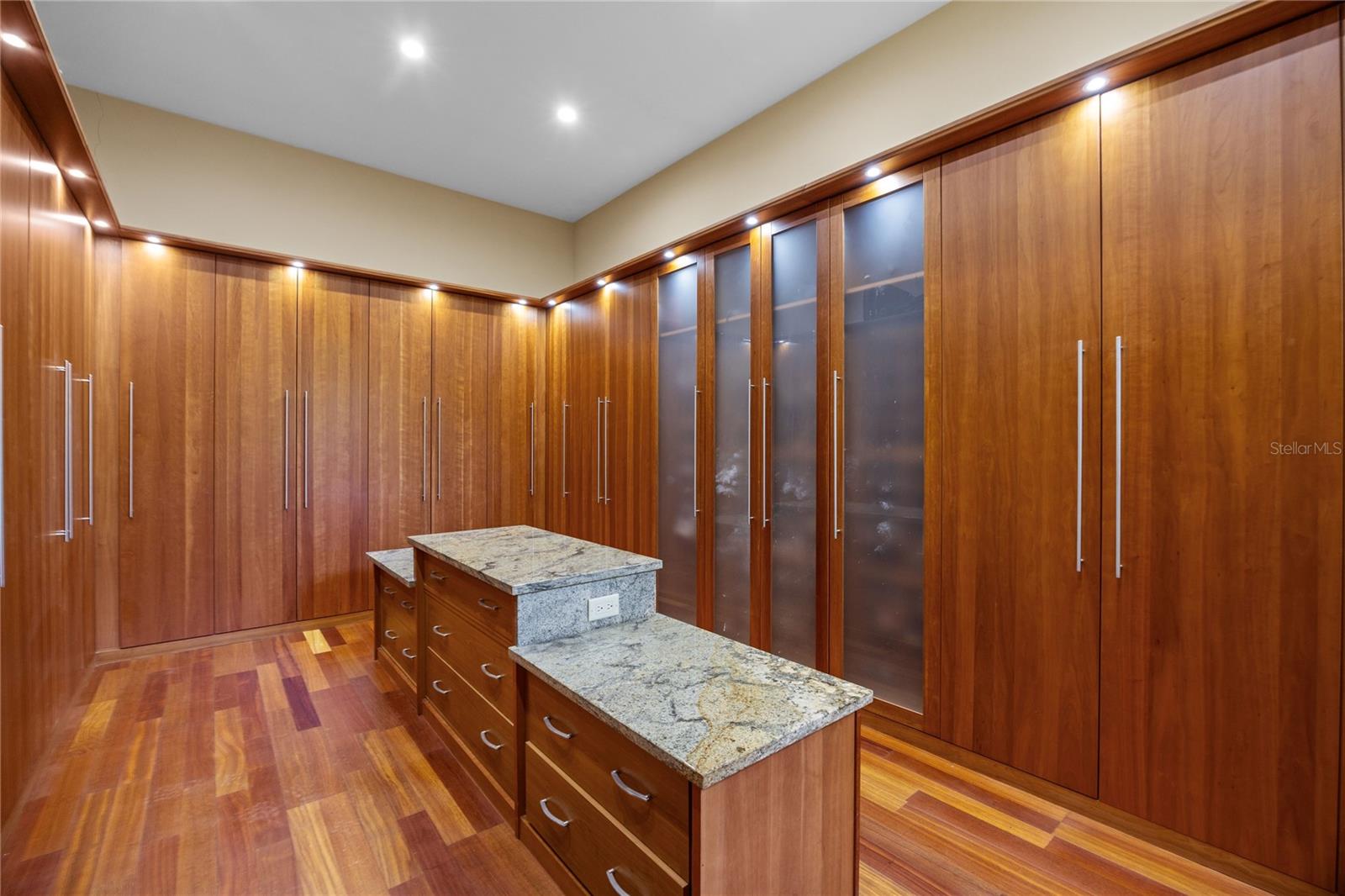 URB. SAN PATRICIO - Residential