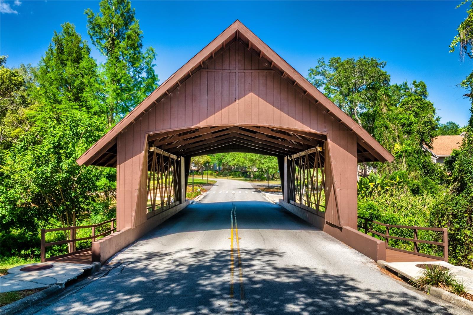COUNTRY CREEK - Residential
