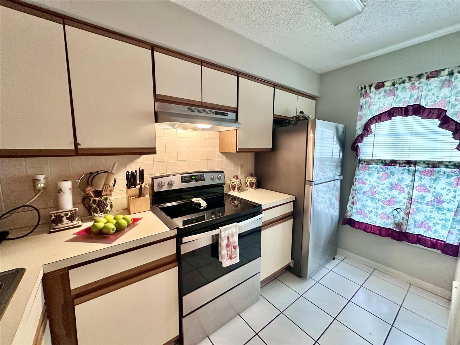 SUNNYBROOK CONDO 07 - Residential