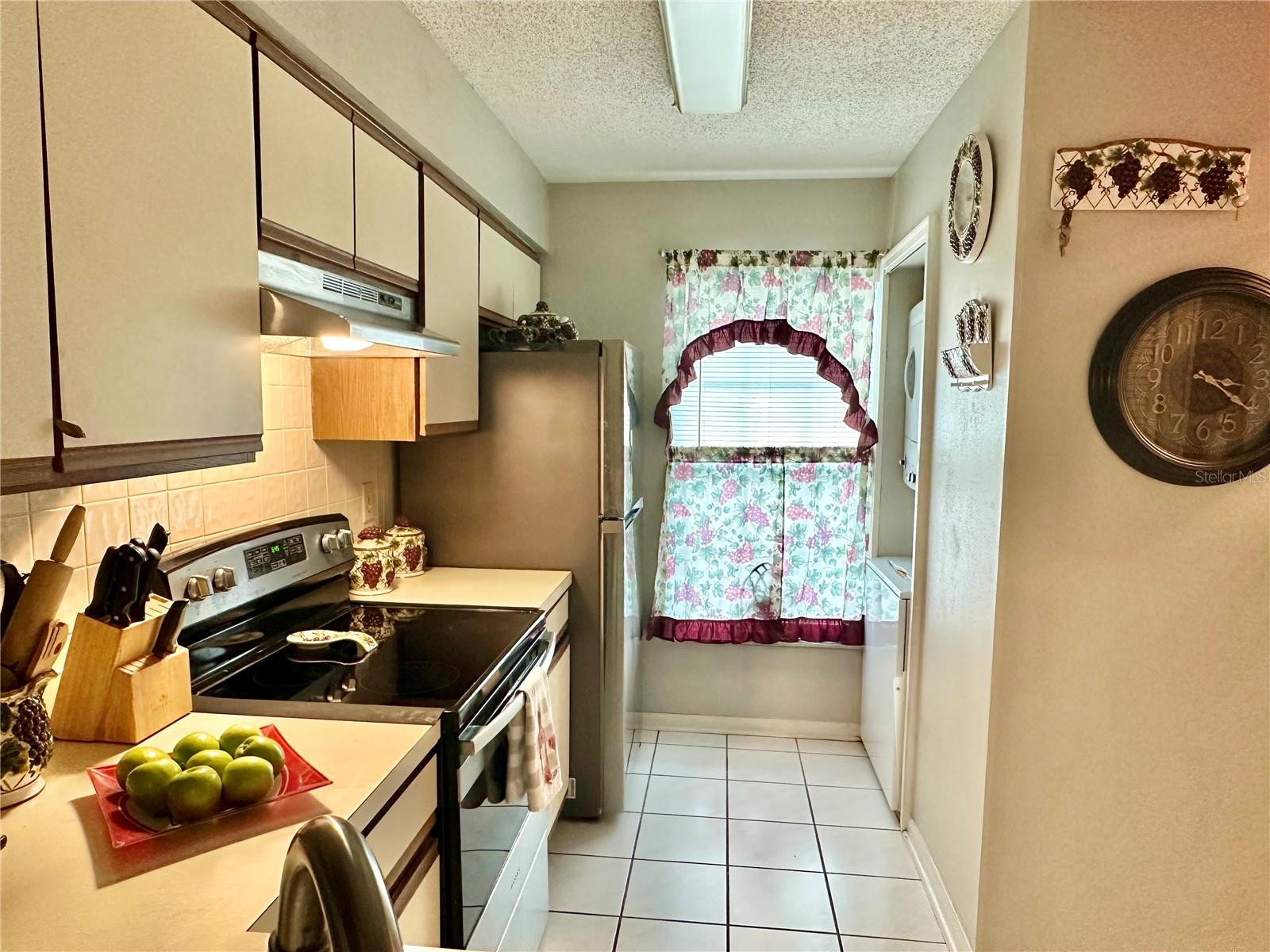 SUNNYBROOK CONDO 07 - Residential