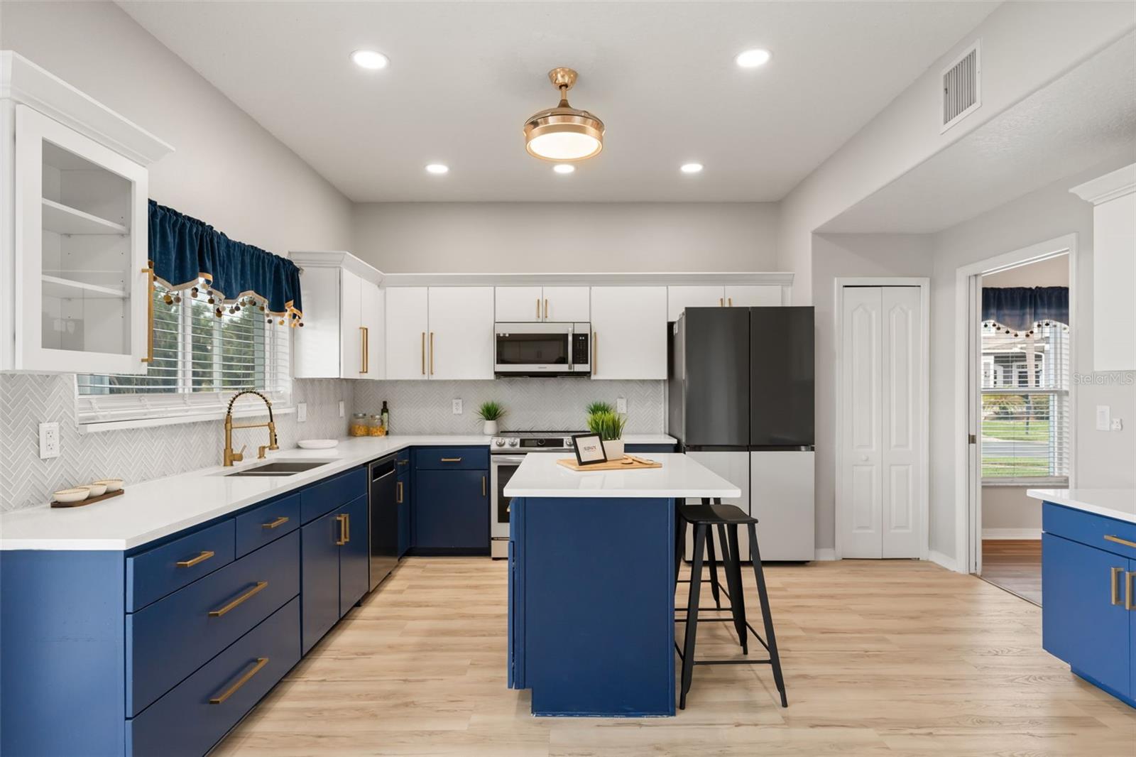 STONEYBROOK WEST - Residential