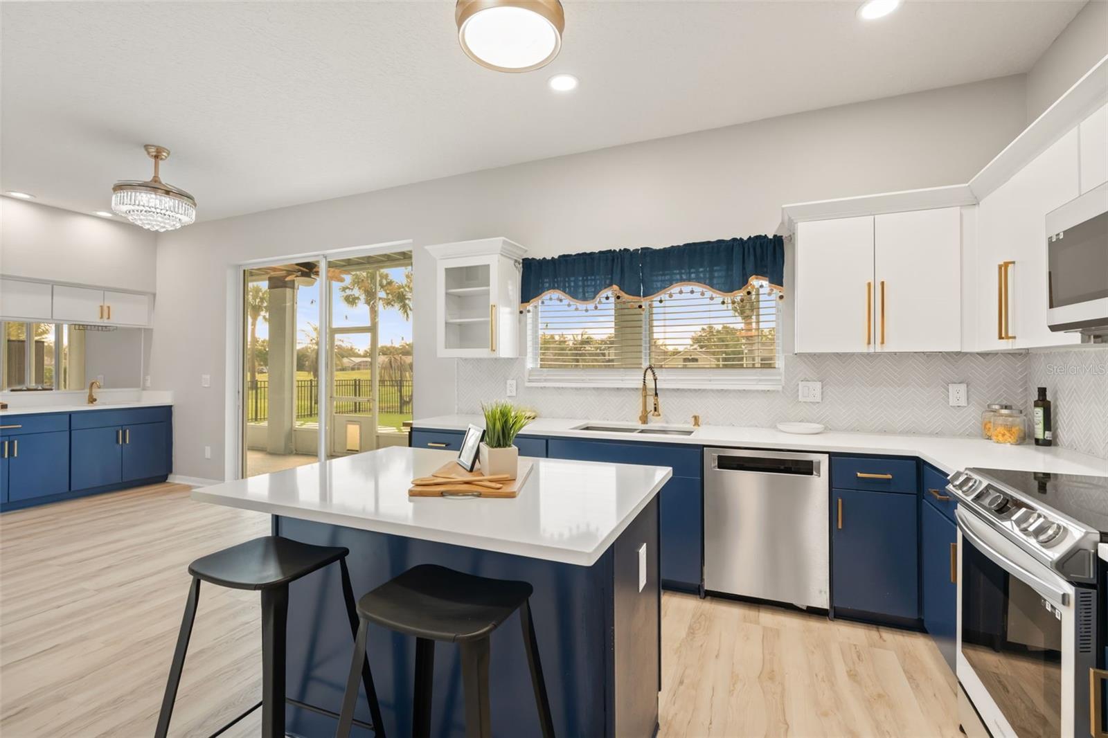 STONEYBROOK WEST - Residential
