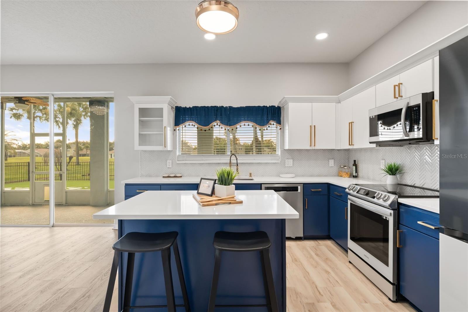 STONEYBROOK WEST - Residential