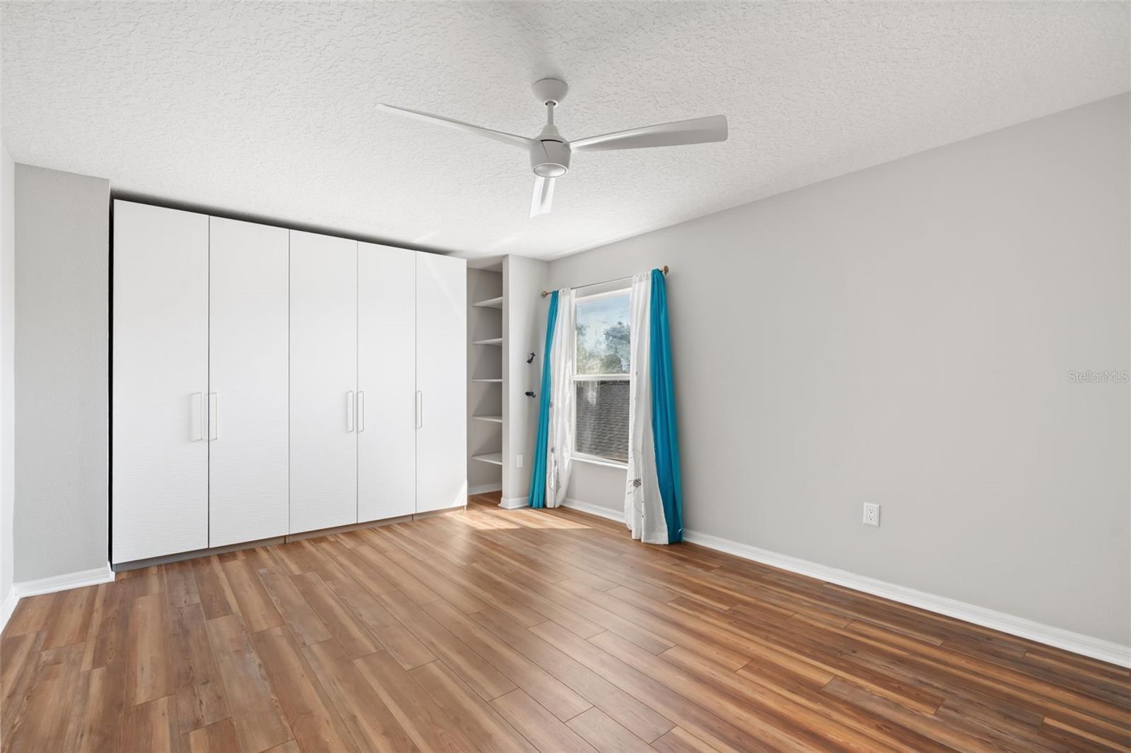 STONEYBROOK WEST - Residential