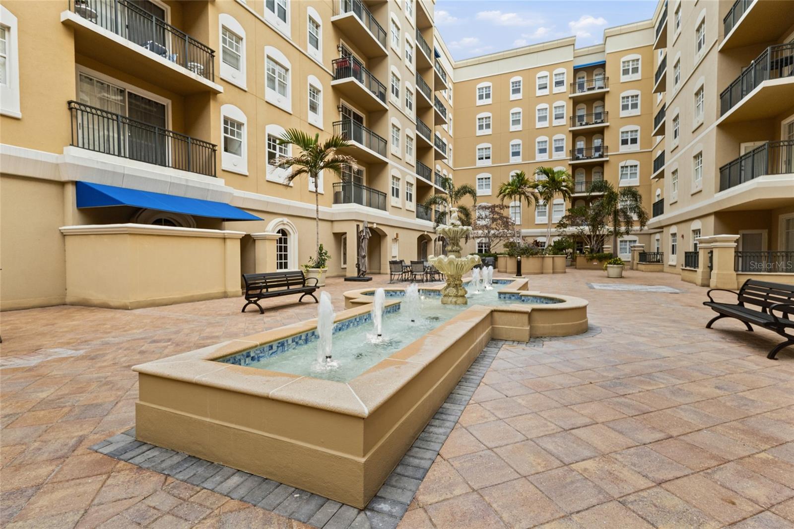 BROADWAY PROMENADE - Residential