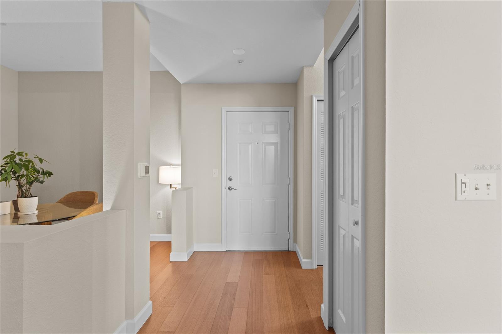 BROADWAY PROMENADE - Residential