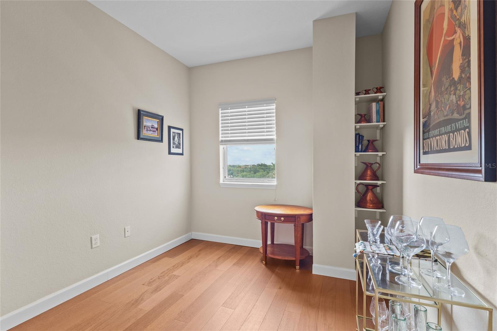 BROADWAY PROMENADE - Residential