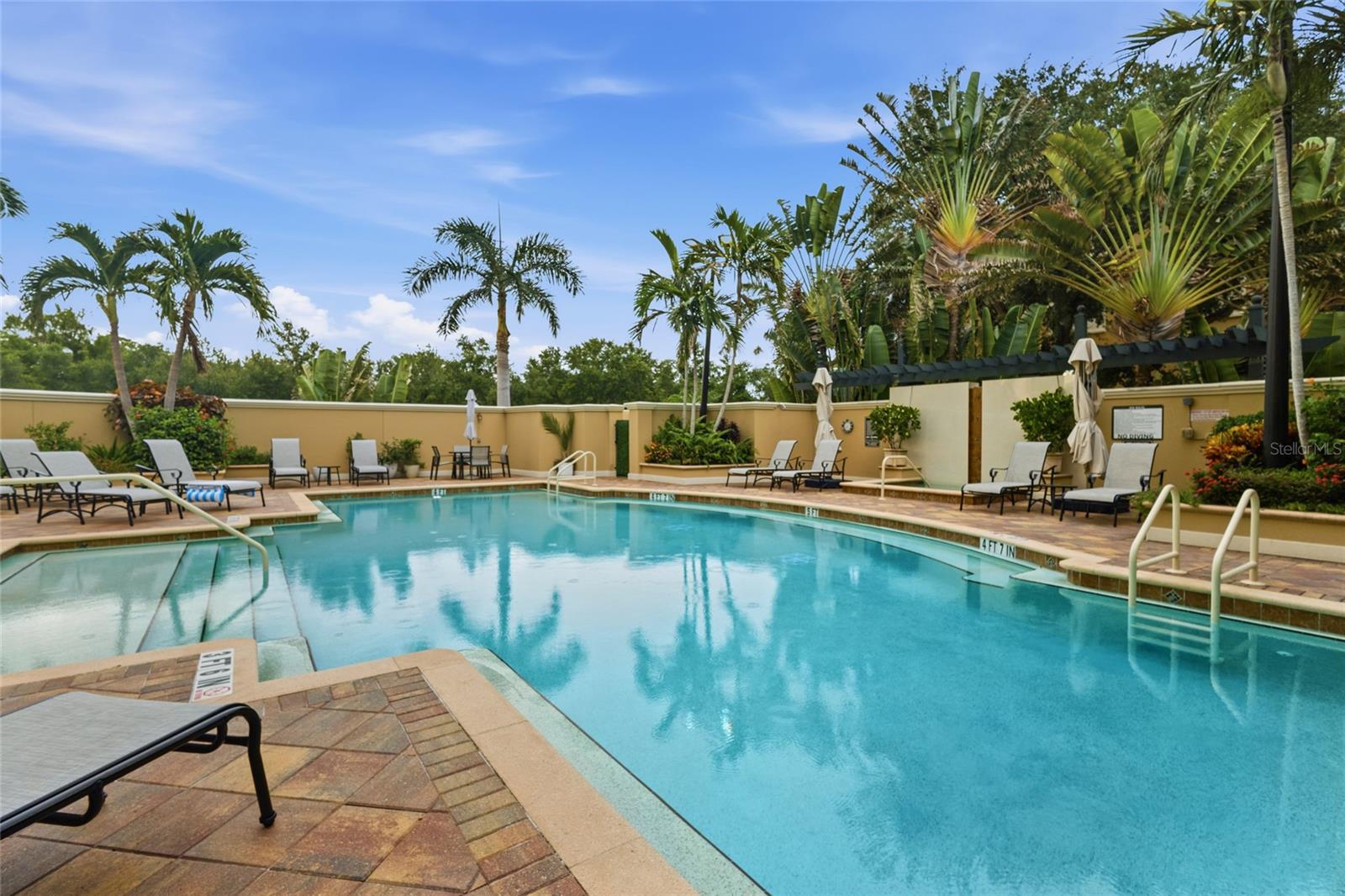 BROADWAY PROMENADE - Residential