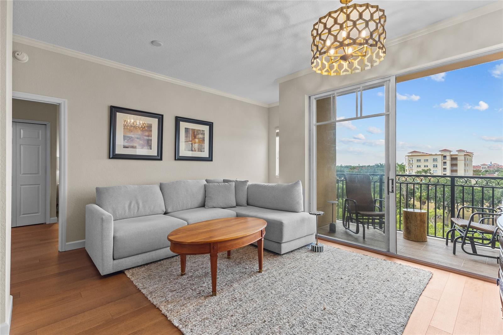 BROADWAY PROMENADE - Residential