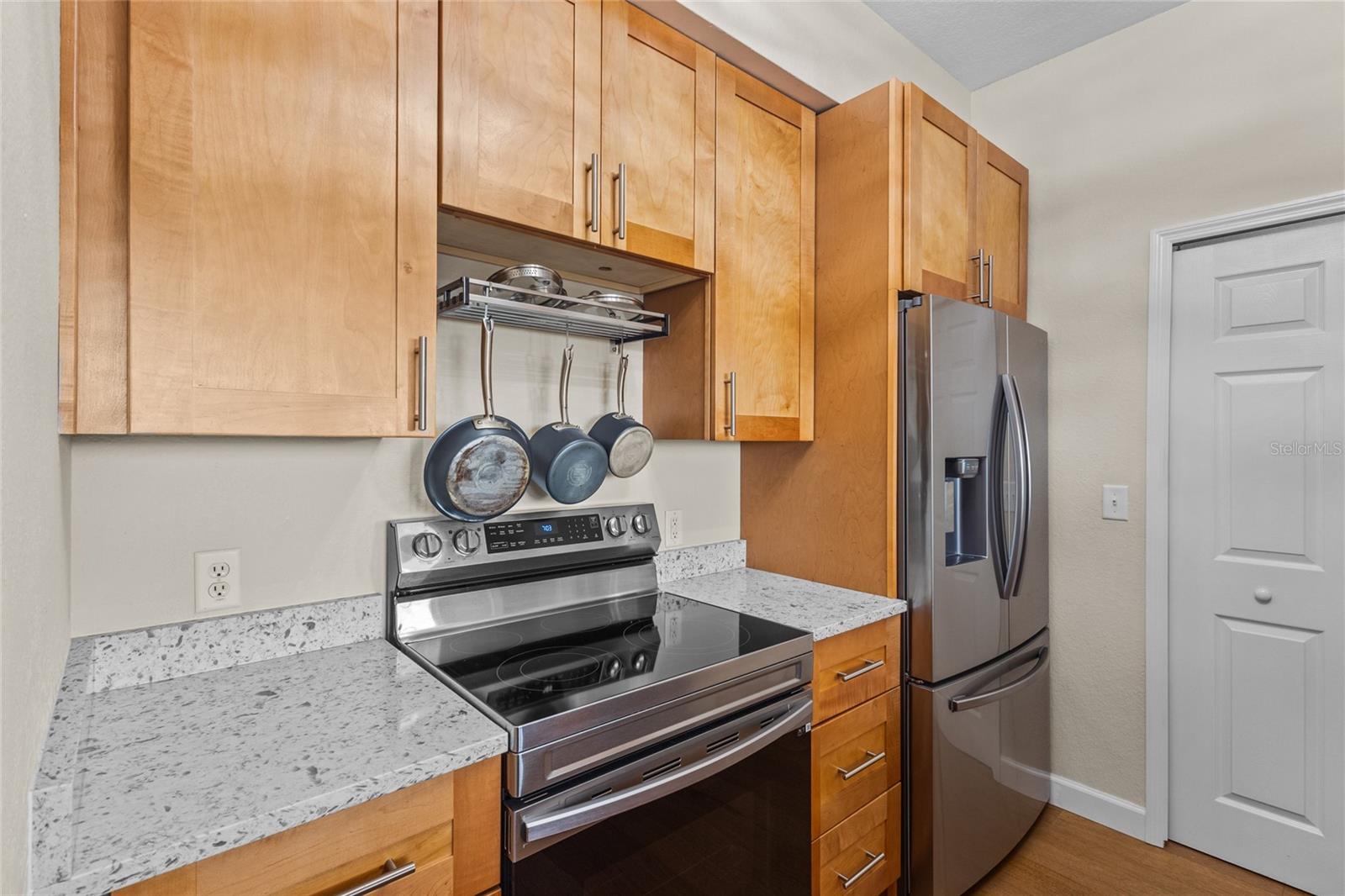 BROADWAY PROMENADE - Residential