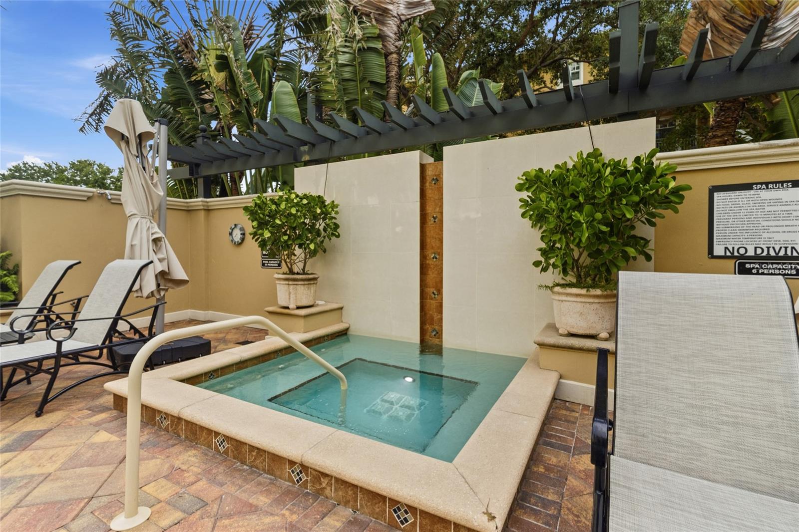 BROADWAY PROMENADE - Residential