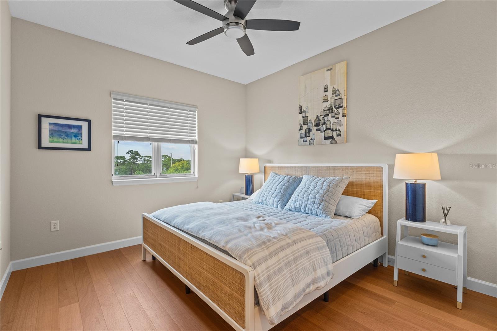 BROADWAY PROMENADE - Residential