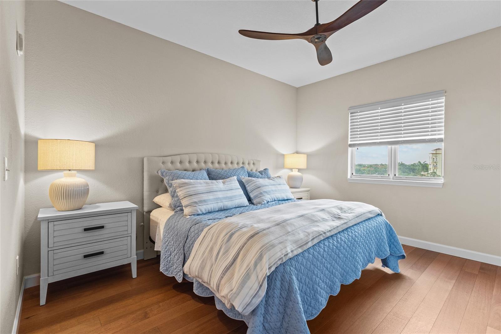 BROADWAY PROMENADE - Residential