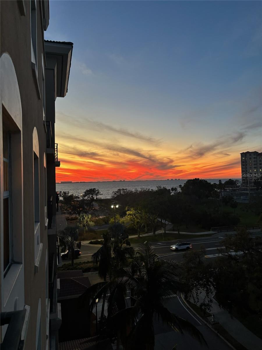 BROADWAY PROMENADE - Residential