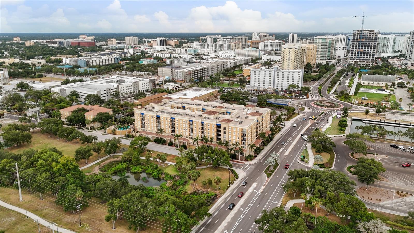 BROADWAY PROMENADE - Residential