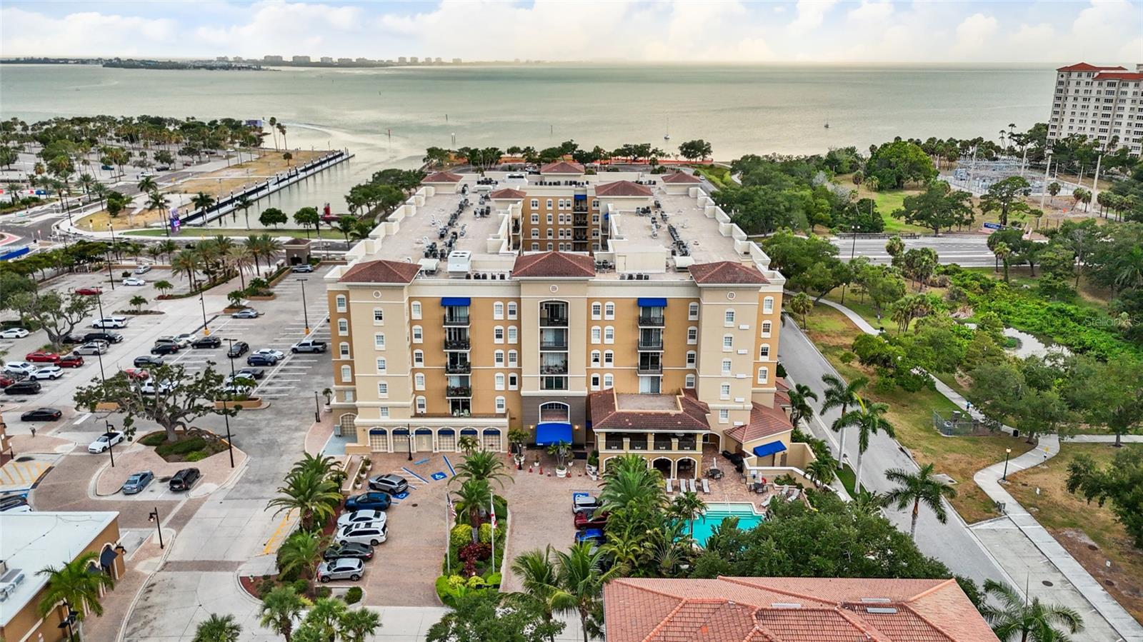 BROADWAY PROMENADE - Residential