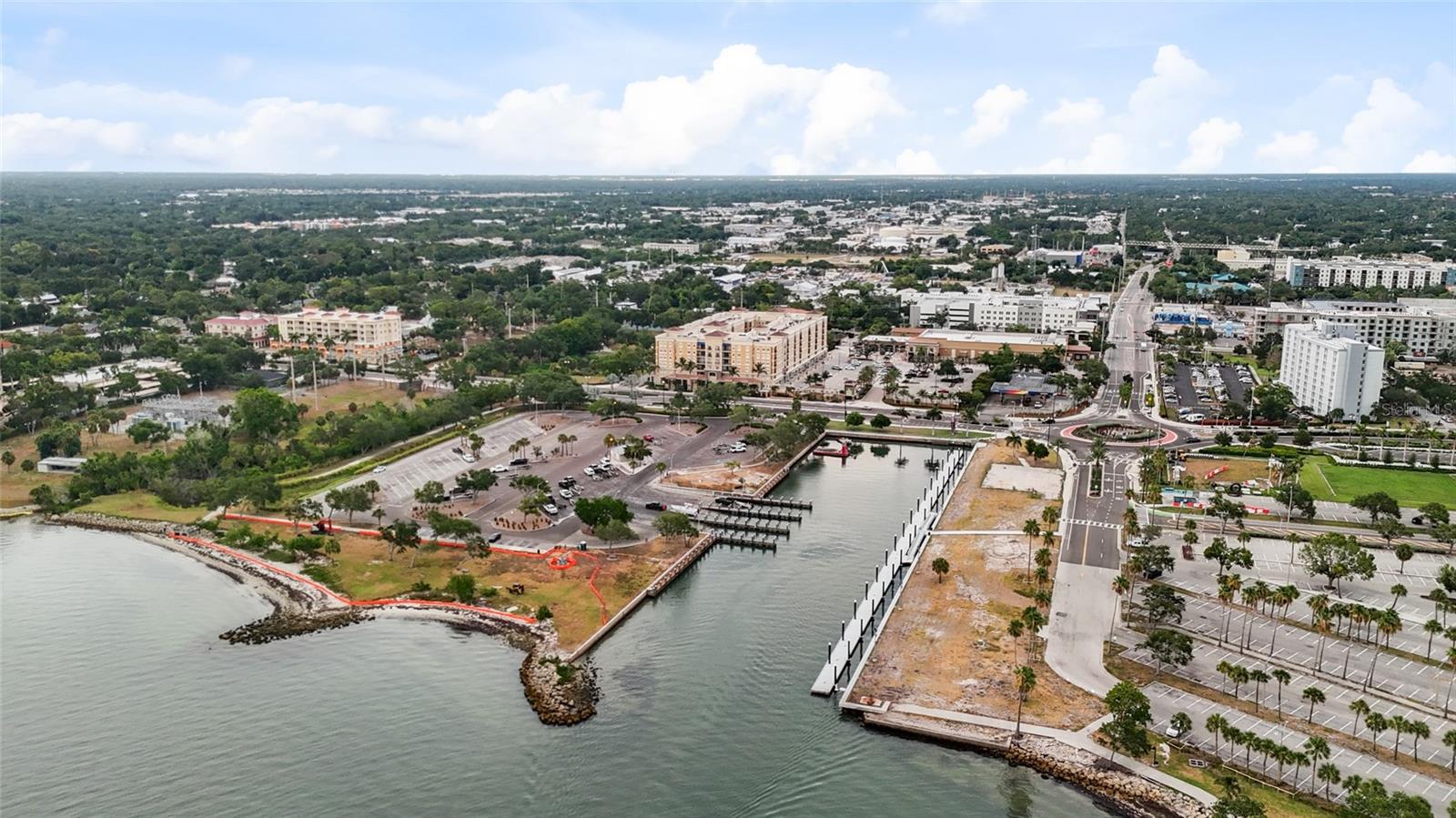 BROADWAY PROMENADE - Residential