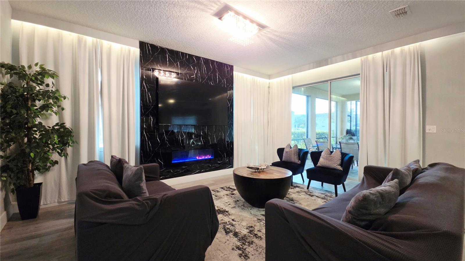 SOLARA RESORT - Residential