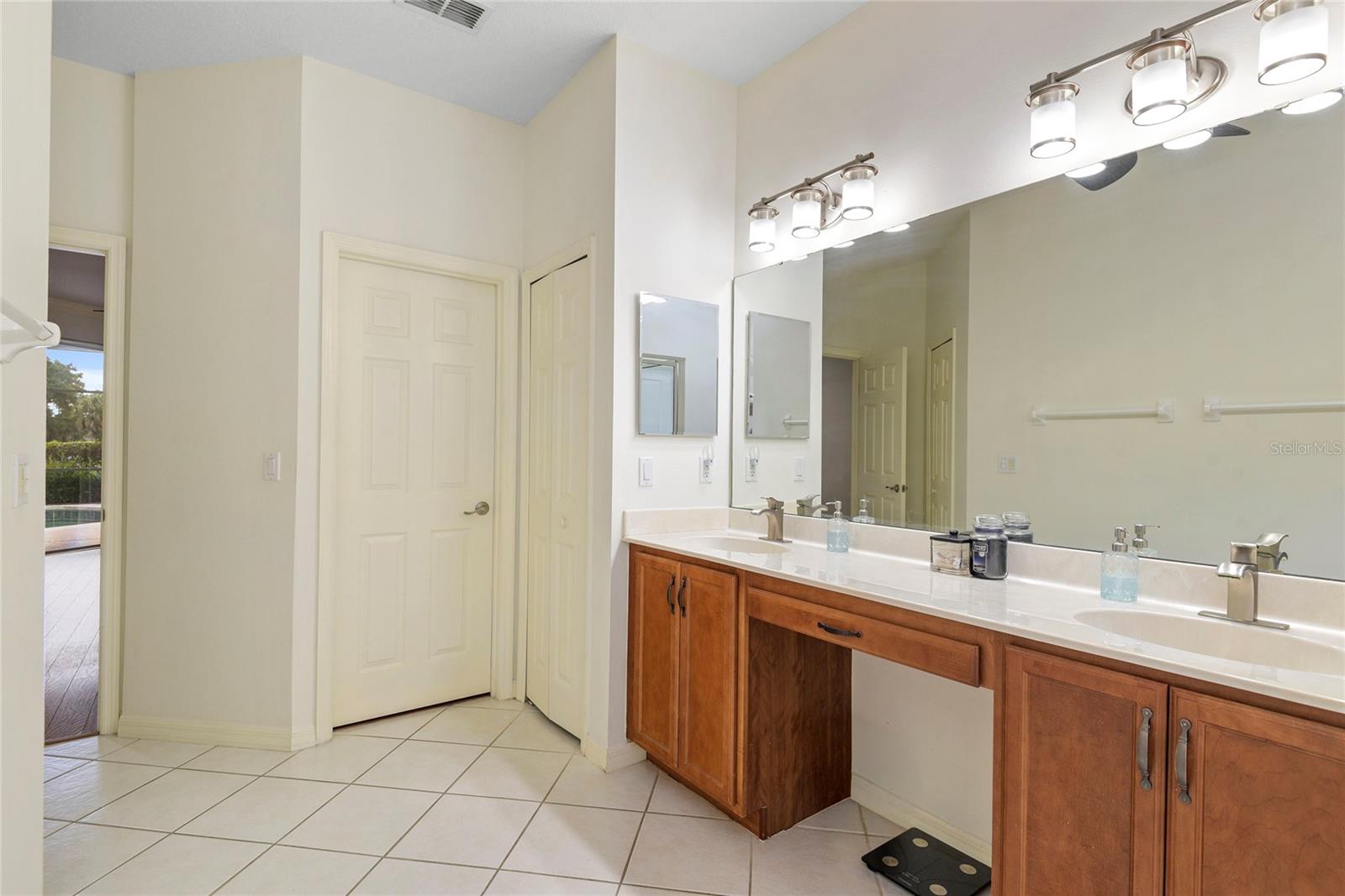 STONEYWOOD PH 11 - Residential
