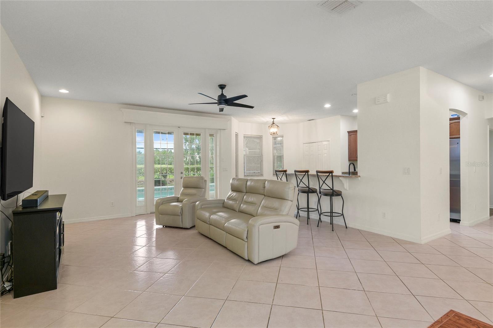 STONEYWOOD PH 11 - Residential