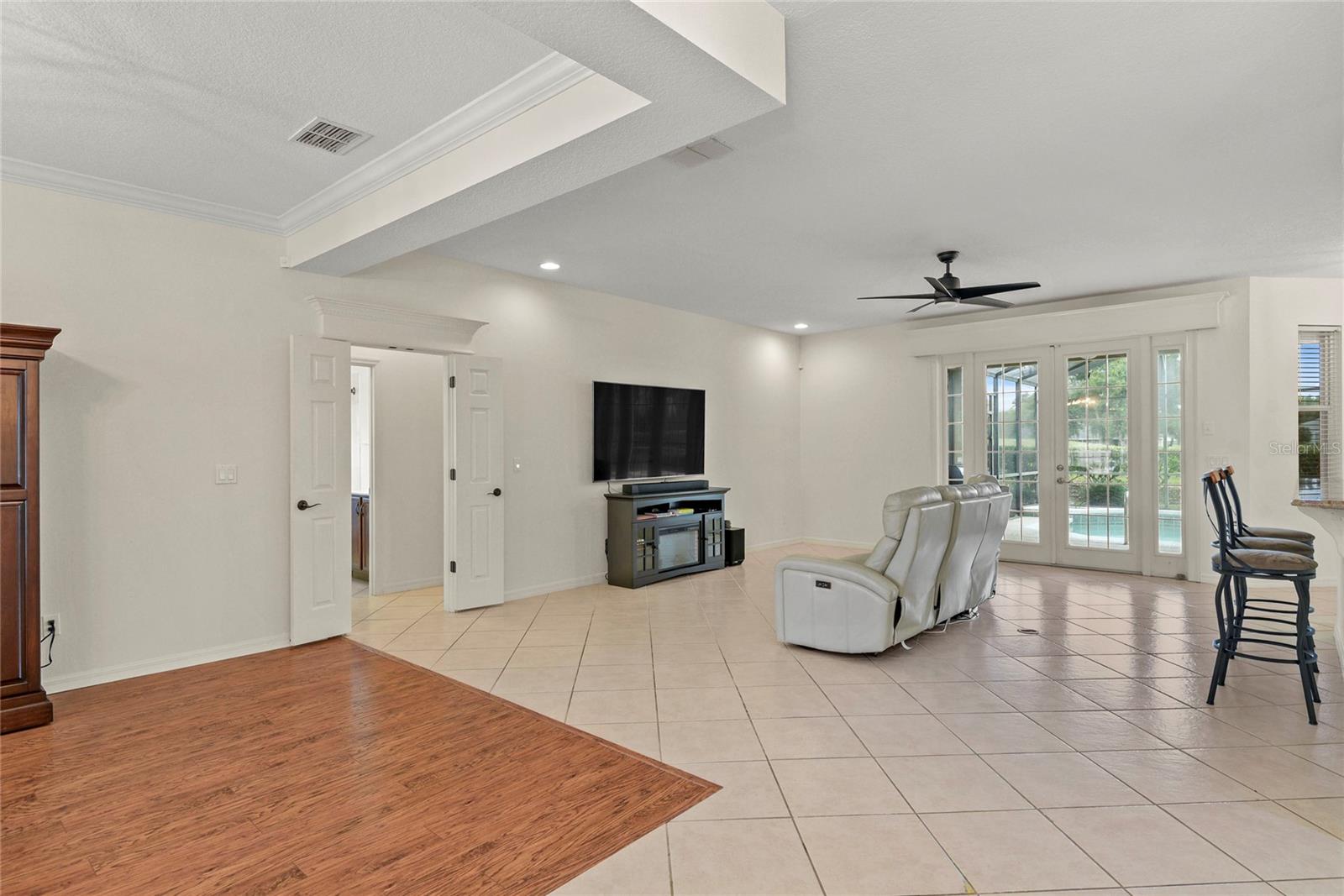 STONEYWOOD PH 11 - Residential