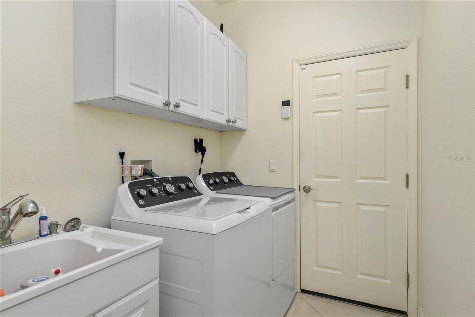 STONEYWOOD PH 11 - Residential