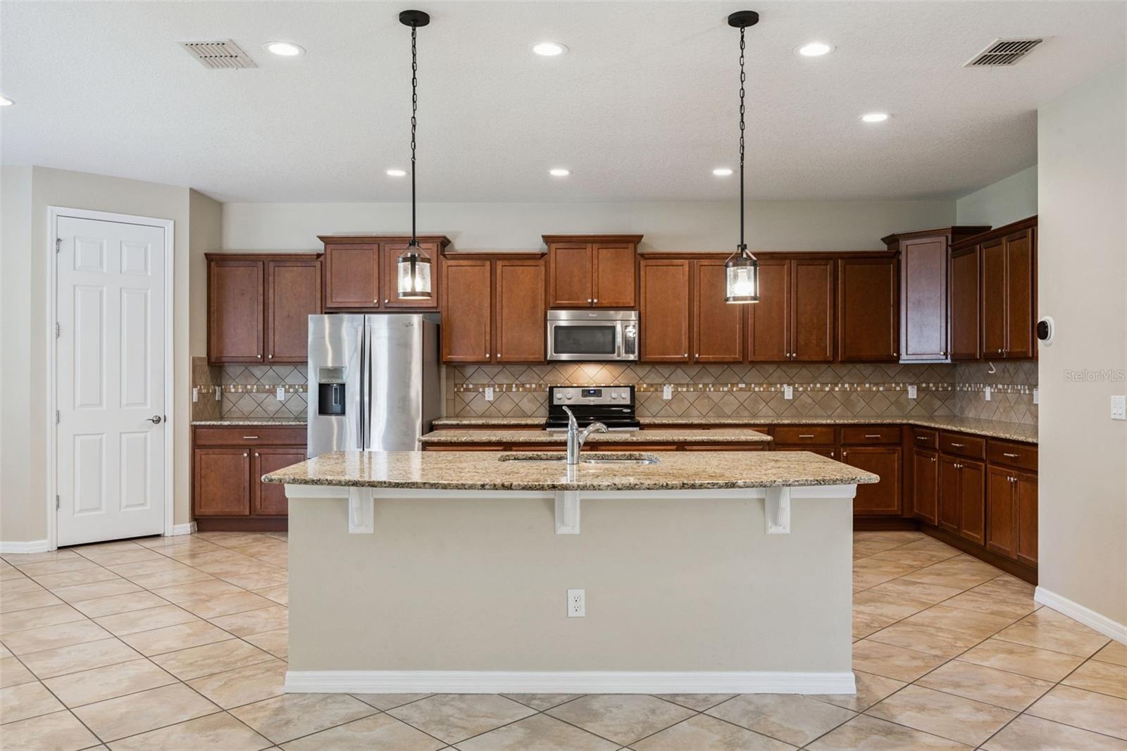 LAKE SAWYER SOUTH - Residential