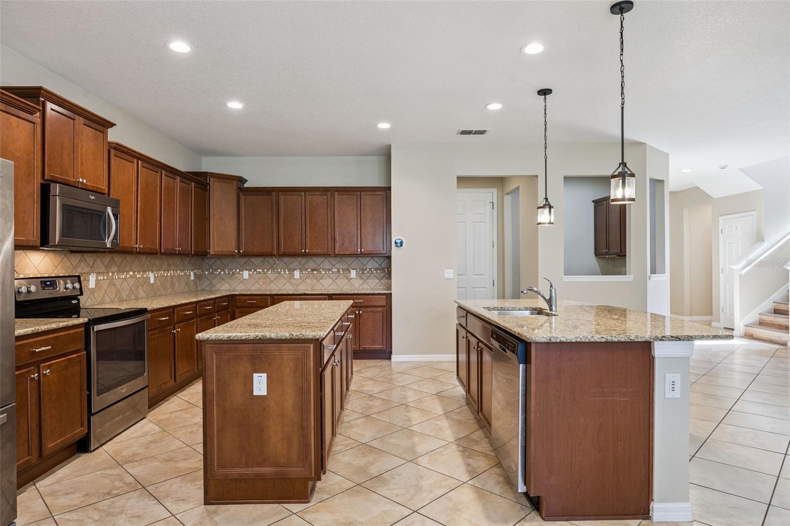 LAKE SAWYER SOUTH - Residential