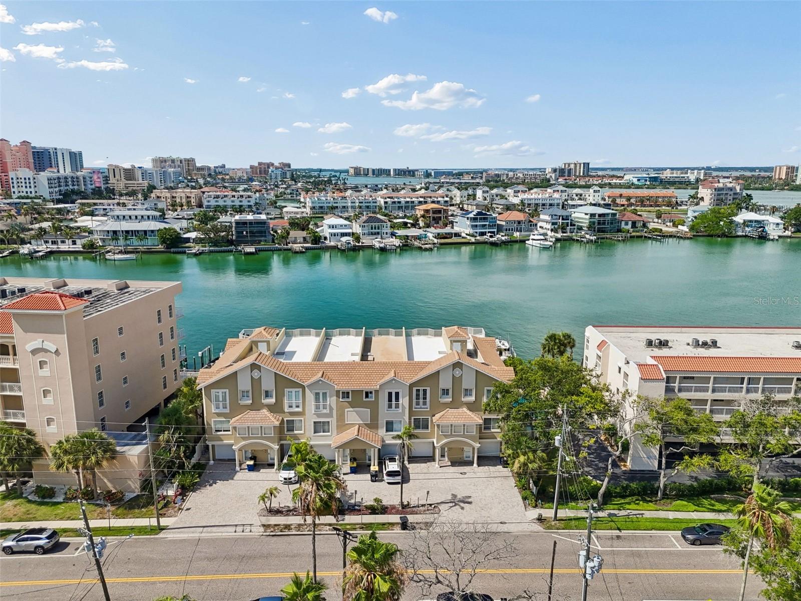 MOORINGS TWNHMS - Residential