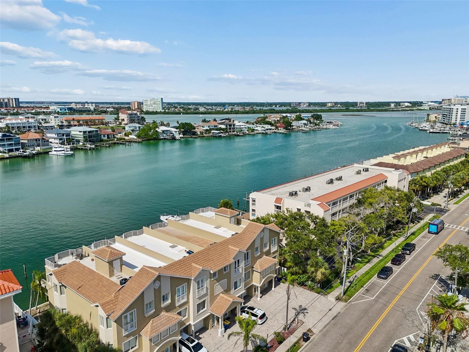 MOORINGS TWNHMS - Residential