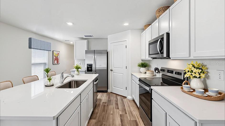 TWISTED OAKS - Residential