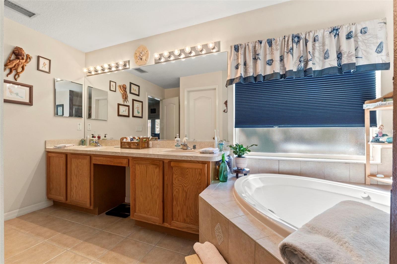 ROYAL HIGHLANDS - Residential