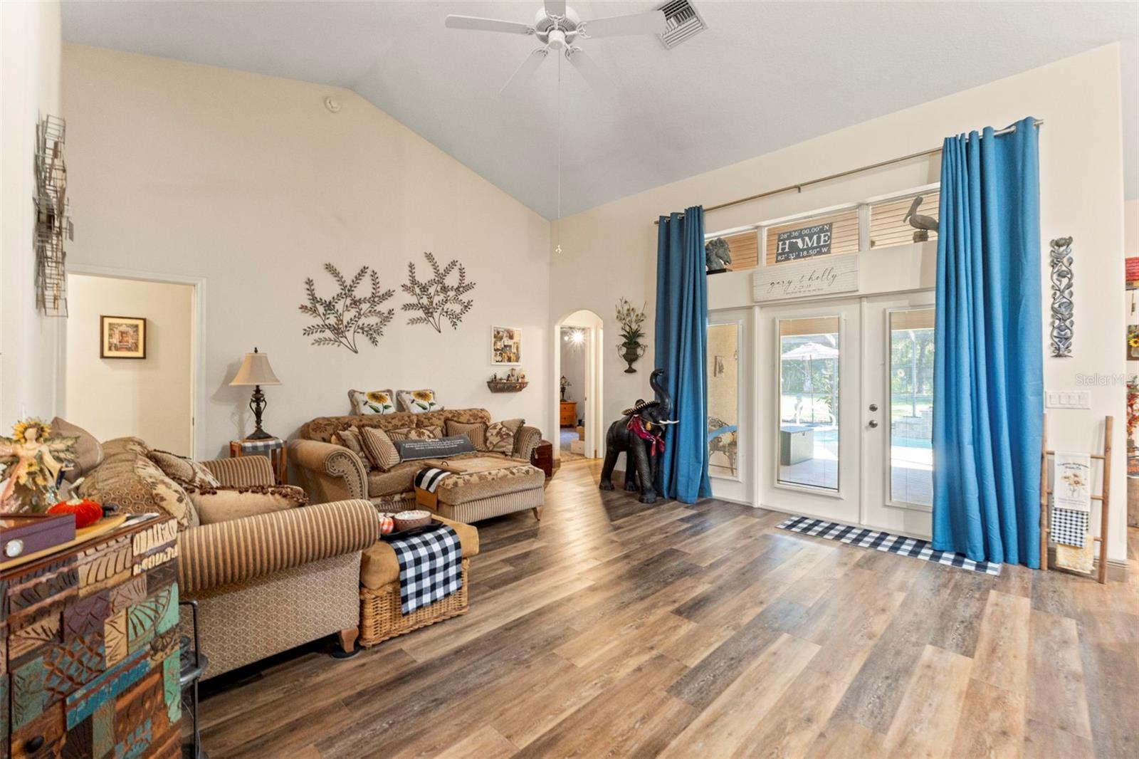ROYAL HIGHLANDS - Residential