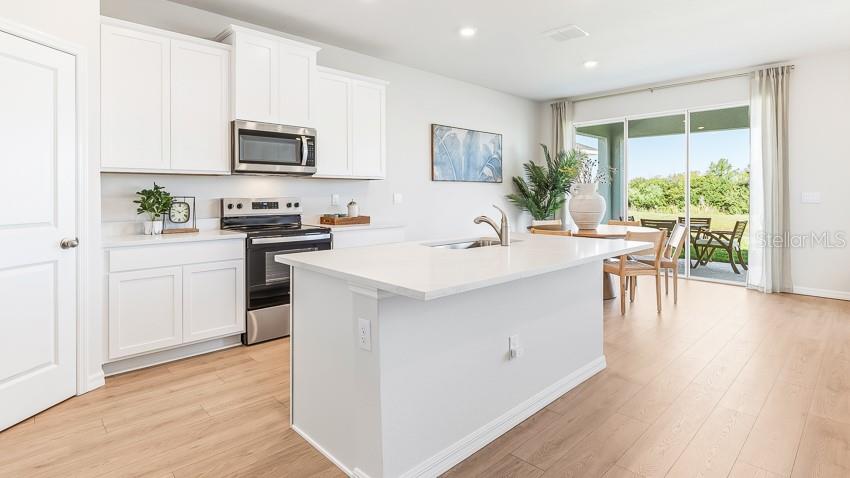 STAR FARMS AT LAKEWOOD RANCH - Residential
